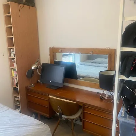 Frampton Park Road, Hackney Apartment London