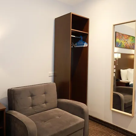 Airport Hotel London