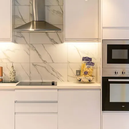Apartment Madestays Premium South Kensington Serviced