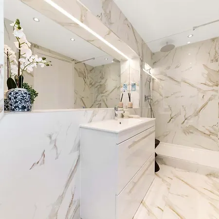 Madestays Premium South Kensington Serviced Apartment London