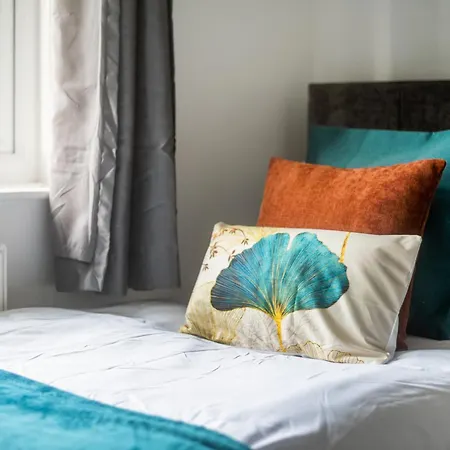 Holiday home Hale Lodge, Comfy For Families And Contractors