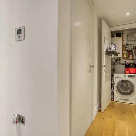 아파트 Battersea Power Station 2br 2ba River View *