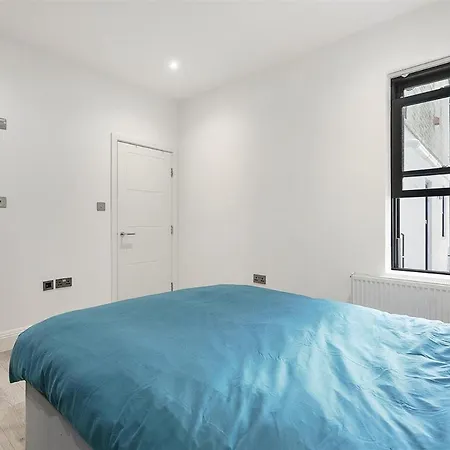 Heart Warming Getaway 1br 1ba Private Patio ロンドン