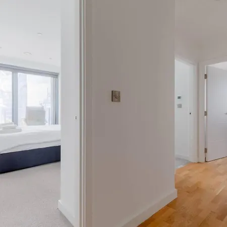 Apartman Stylish 2 Bed Flat In Battersea With Private Balcony *