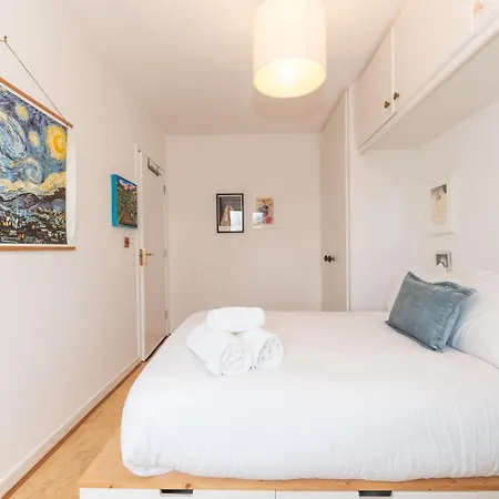 Pass The Keys Stylish Cosy - A Design Lover's Dream Apartment *