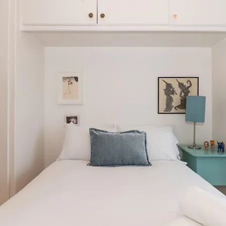 Pass The Keys Stylish Cosy - A Design Lover's Dream Apartment London