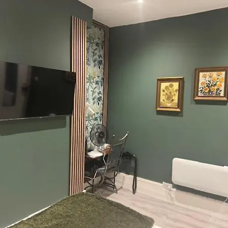 Aimi Luxury Living * London