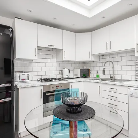 公寓 New! Modern 1-br House With Patio & Hottub , Chiswick *