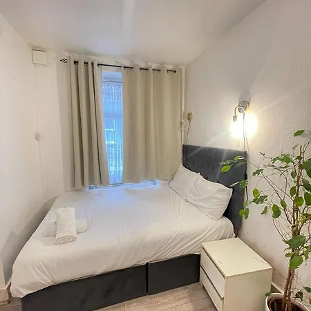 Apartment 2 Bedroom Flat Ground Floor Miles