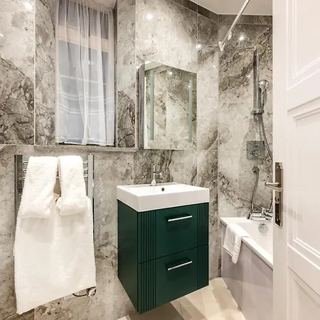 Fountain House Aparthotel 5*