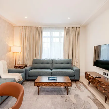 Fountain House 5*