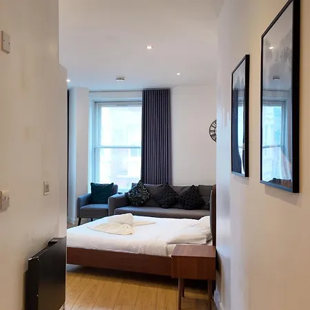 Stunning Piccadilly 1 Bedroom Flat In Vr9 *