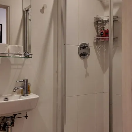 Apartment Stunning Piccadilly 1 Bedroom Flat In Vr9 *