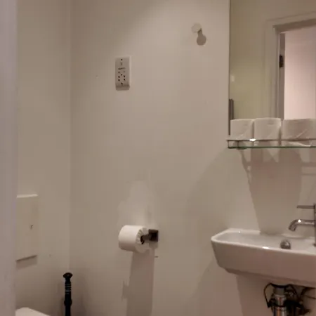 Stunning Piccadilly 1 Bedroom Flat In Vr9