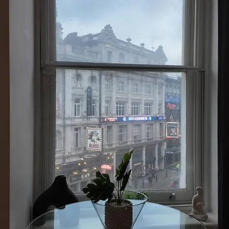 Stunning Piccadilly 1 Bedroom Flat In Vr9 Apartment *