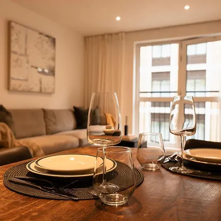 Apartment Madestays Premium Tower Hill Serviced *