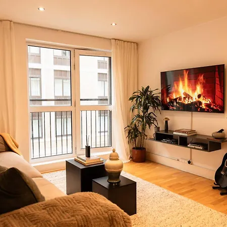 Madestays Premium Tower Hill Serviced Apartment