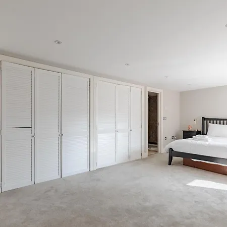 Apartment Stunningly Spacious 4bd Clapham North
