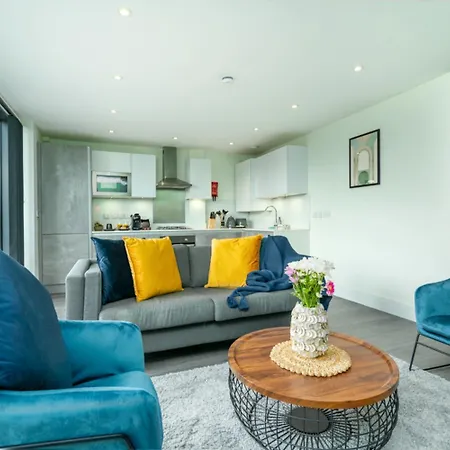 Hive - East Apartment London