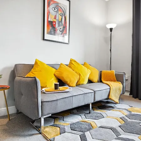 White Retreat - 2 Bedroom Flat Next To Loftus Road Apartment