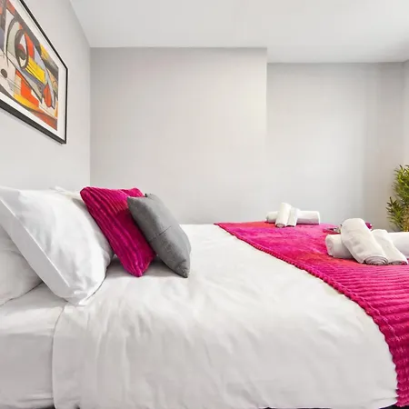 Apartment White Retreat - 2 Bedroom Flat Next To Loftus Road London