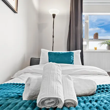 Apartment White Retreat - 2 Bedroom Flat Next To Loftus Road London