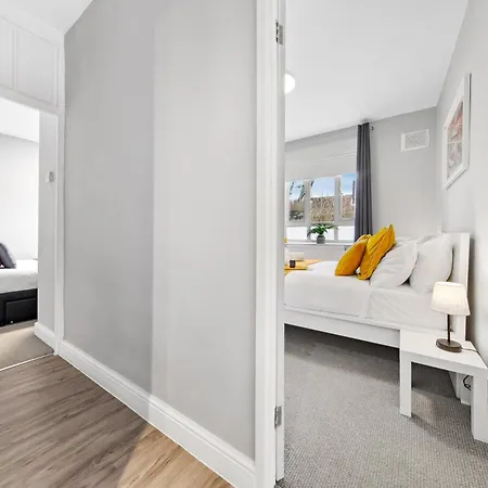 White Retreat - 2 Bedroom Flat Next To Loftus Road Apartment London
