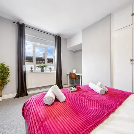 White Retreat - 2 Bedroom Flat Next To Loftus Road *