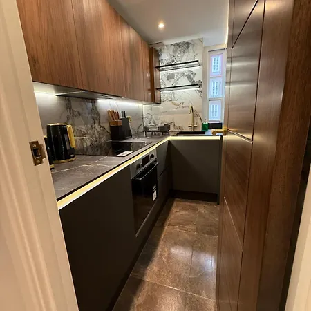 Apartment Hyde Park London