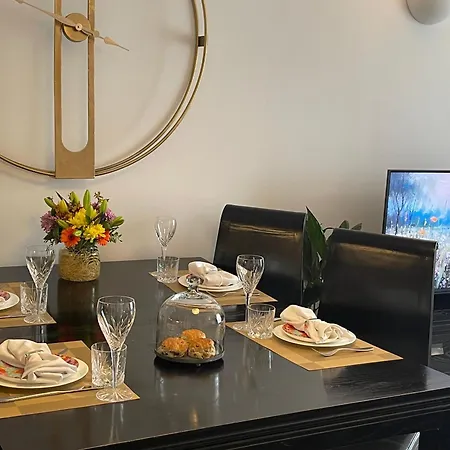 Lombok Near Old Street,islington,angel Apartment *
