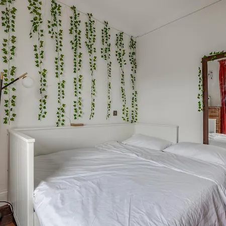 Classic House & Garden 25mins From Museums