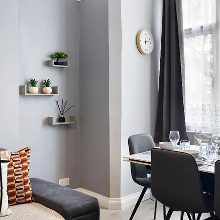 Wembley Haven - 2 Bdr - Sleeps 9
