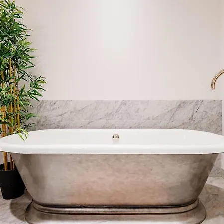 3-bed Duplex W Garden 3min To Holland Park Apartment *
