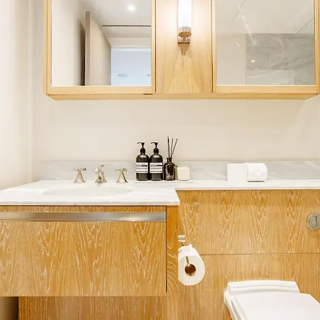 3-bed Duplex W Garden 3min To Holland Park Apartment