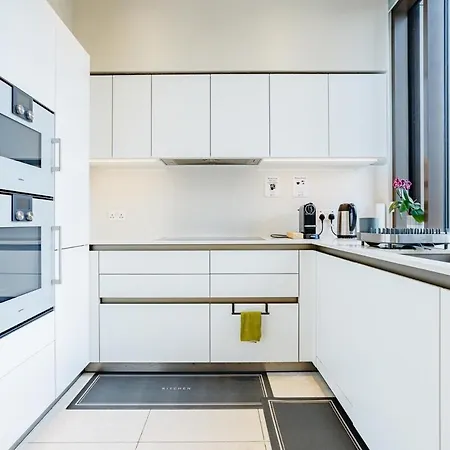 3-bed Duplex W Garden 3min To Holland Park Apartment London