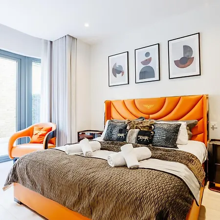 3-bed Duplex W Garden 3min To Holland Park Apartment