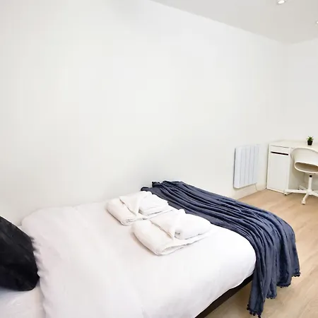 Guest house Morden Stratford 2 With Shared Bathroom *