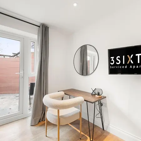 Chic 4 Bedroom I Extended Stays I Free Parking Apartment London
