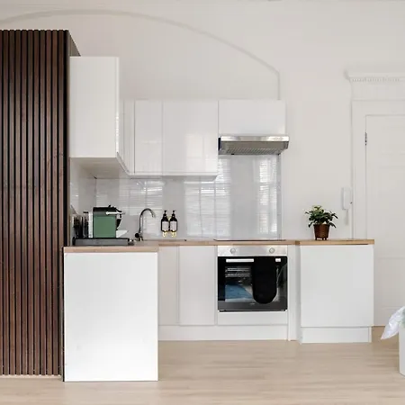 Elegant Mayfair Apartment *