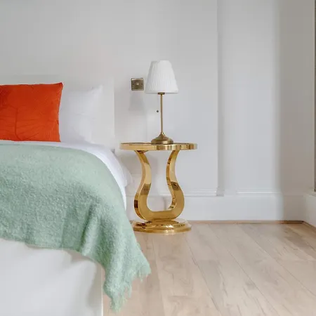 Elegant Mayfair Apartment London