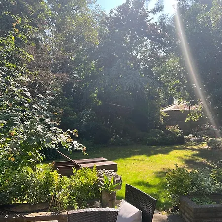 Villa Riverside Edgware