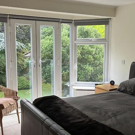 Riverside Villa Edgware