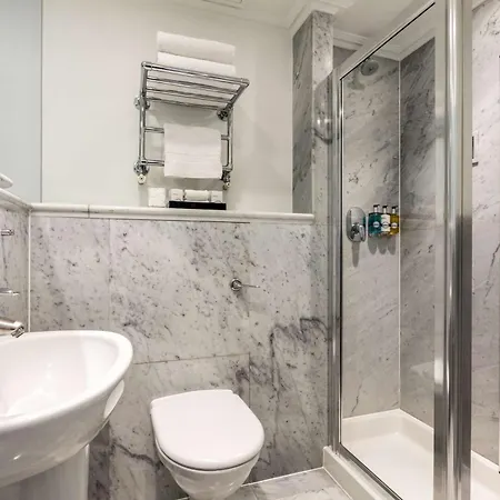 Radisson Blu Hotel, Tottenham Court Road - Formerly Kenilworth Hotel