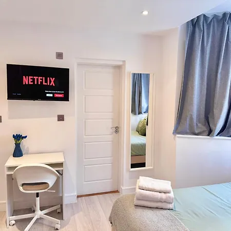 Penzion En-suites With Free Parking 30min To *