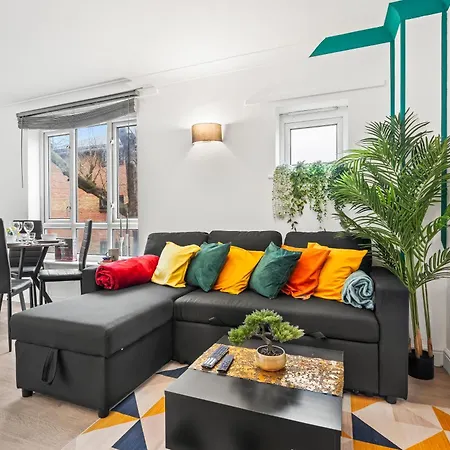 2Br Sleeps 6- 5 Mins To Canary Wharf Free Parking Squid Game Themed Apartment -