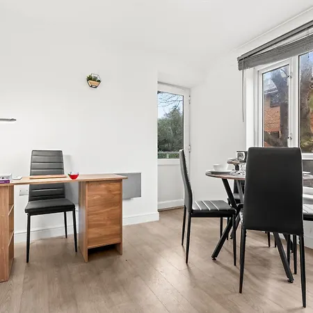 Apartment 2Br Sleeps 6- 5 Mins To Canary Wharf Free Parking Squid Game Themed Apartment - *