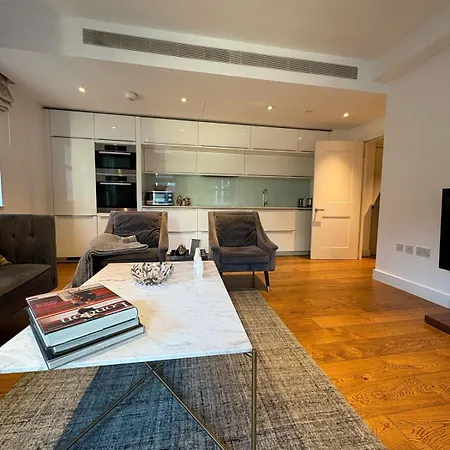 Estatesmen Selfridges Oxford Street Apartment *
