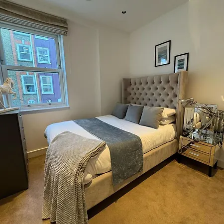 Estatesmen Selfridges Oxford Street Apartment