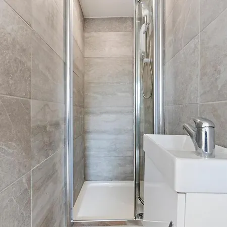 Stylish 3-bed Flat In Lewisham, Near Greenwich Apartment *
