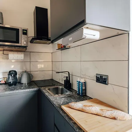 Cosy And Modern Duplex In The Heart Of Earls Court *
